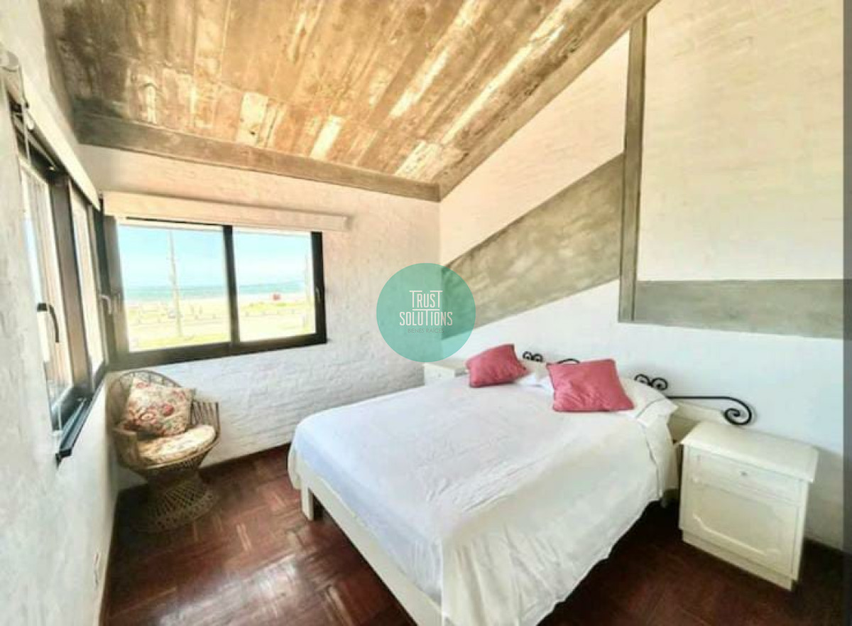 Casa ID.1051 - Alquiler de temporada Casa 5D Montoya Punta con Piscina frente a la Playa 