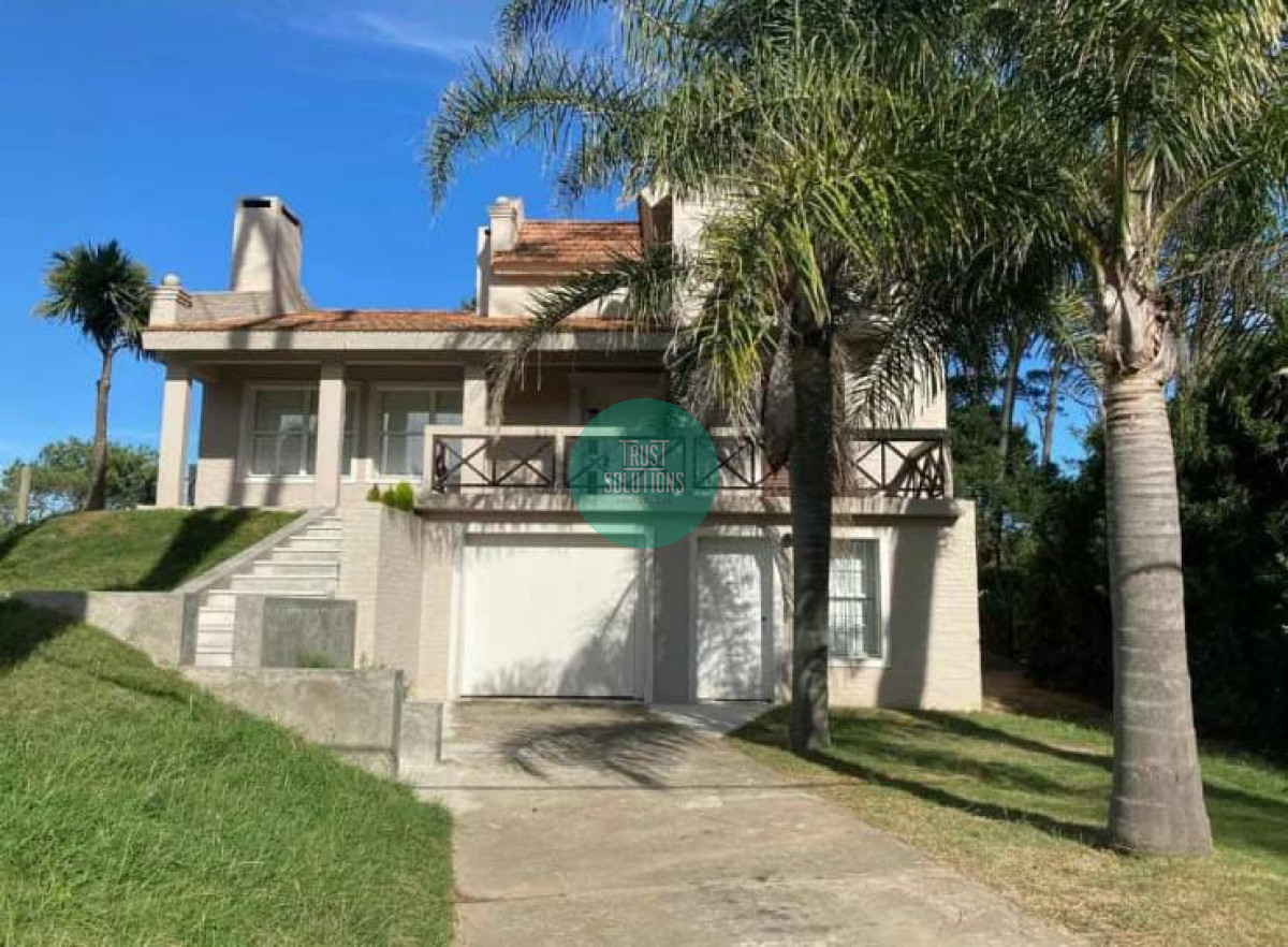 Casa ID.525 - Alquiler Anual Casa 4D y dep de huéspedes Mansa Punta prox a la playa 