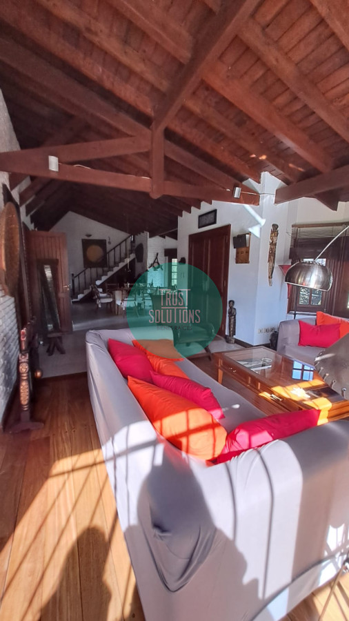 Casa ID.491 - Venta y Alquiler de Temporada Casa 4D y dep de serv Mansa Punta con Piscina a mts del mar