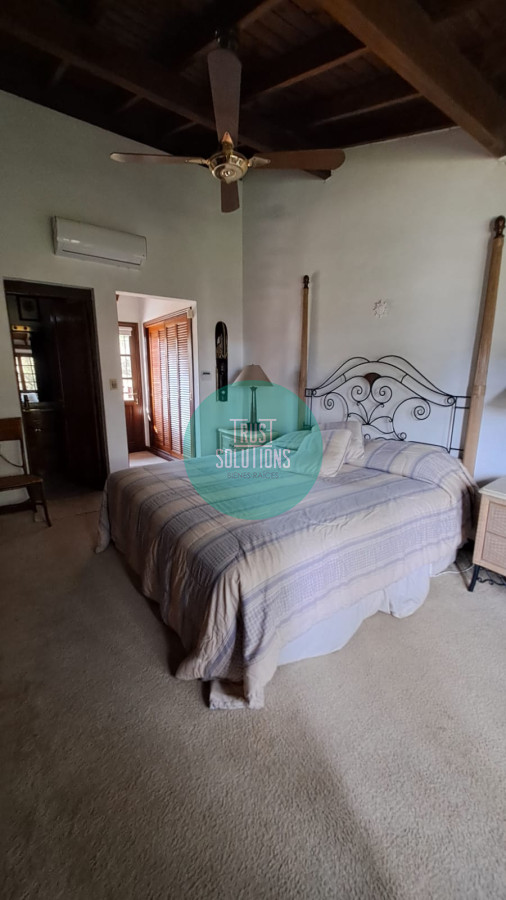 Casa ID.491 - Venta y Alquiler de Temporada Casa 4D y dep de serv Mansa Punta con Piscina a mts del mar