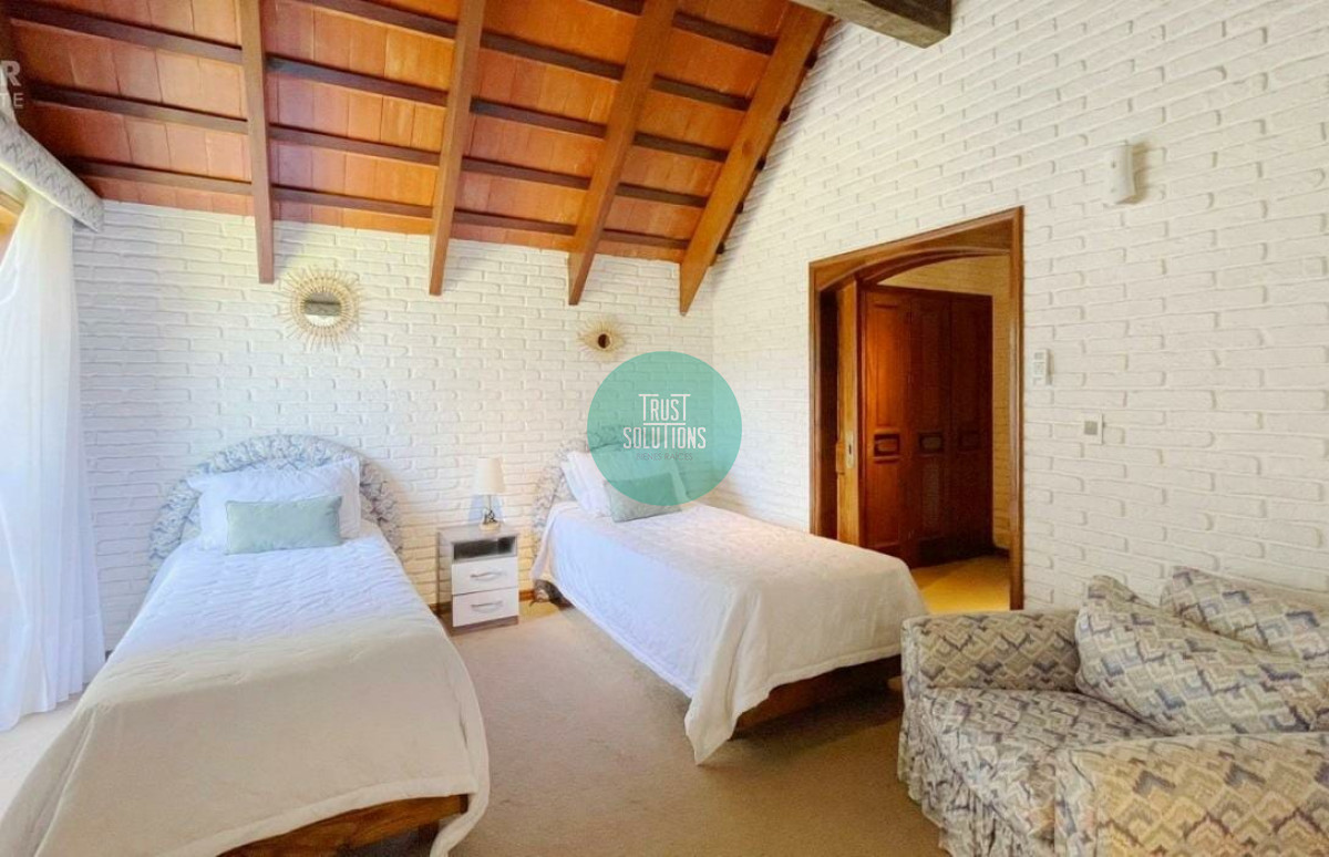 Casa ID.51 - Venta y Alquiler Temporada Casa 4D San Rafael Punta con Piscina a metros del mar 