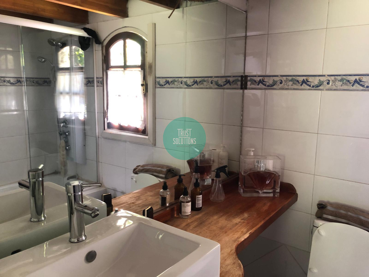 Casa ID.1459 - Alquiler Anual Casa 3D y dep de huéspedes Pinares Punta con Piscina 