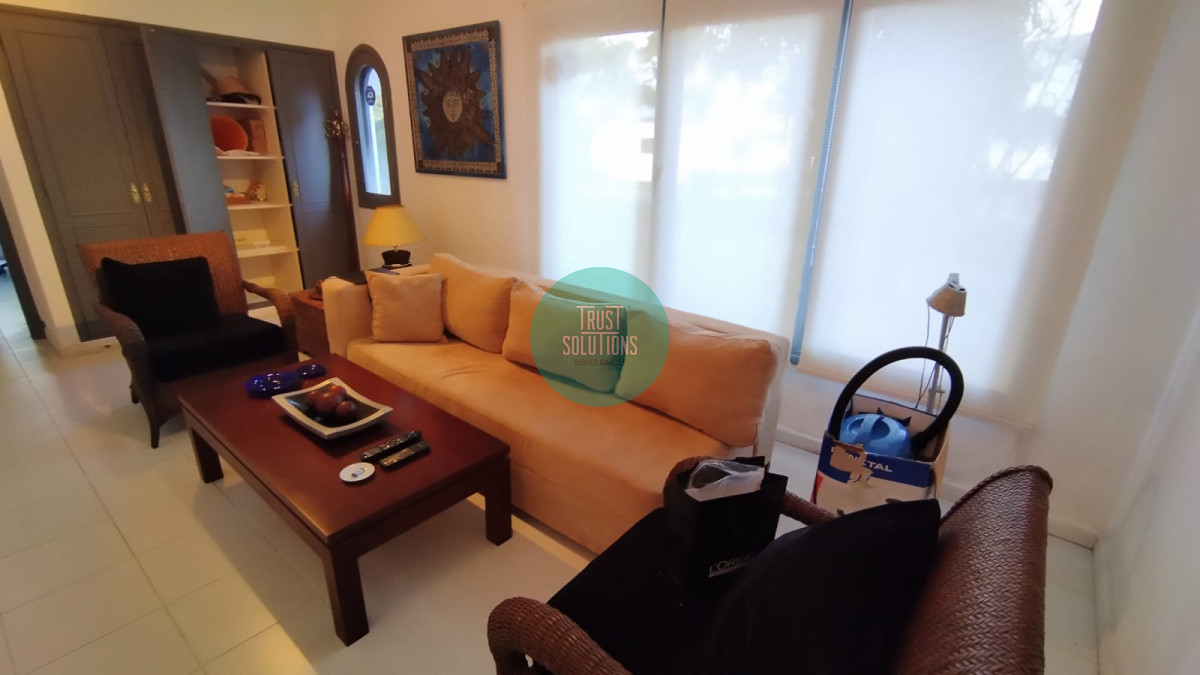 Casa ID.1379 - Venta Alquiler Anual y de Temporada Casa 5 suites y dep de huéspedes Brava Punta con Piscina 