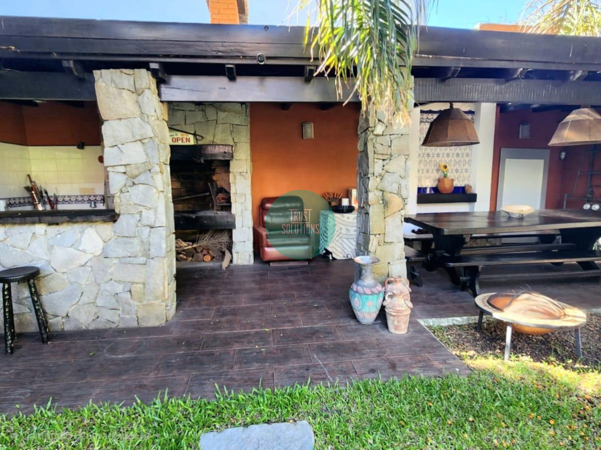 Casa ID.1425 - VENTA DE ESTUPENDA CASA EN EL PUERTO DEL BUCEO A METROS DEL MAR Y DEL LICEO FRANCES 