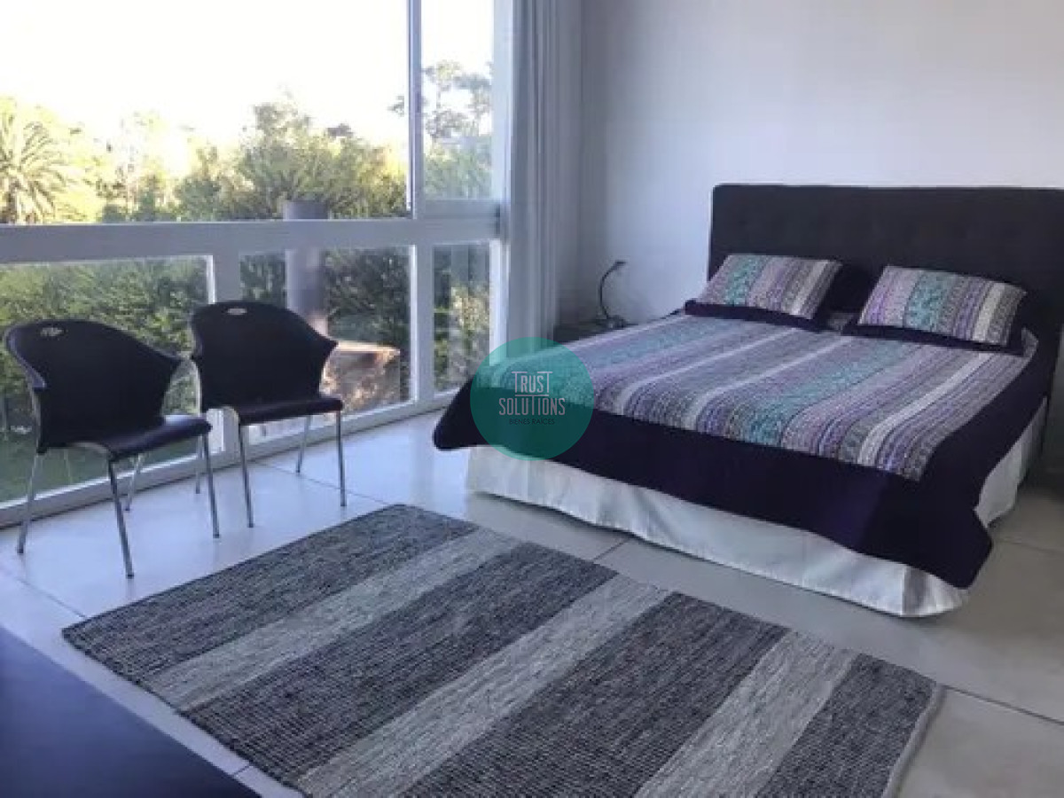 Casa ID.898 - Alquiler Anual  Casa 4D Rincón del Indio Punta con Piscina climatizada 