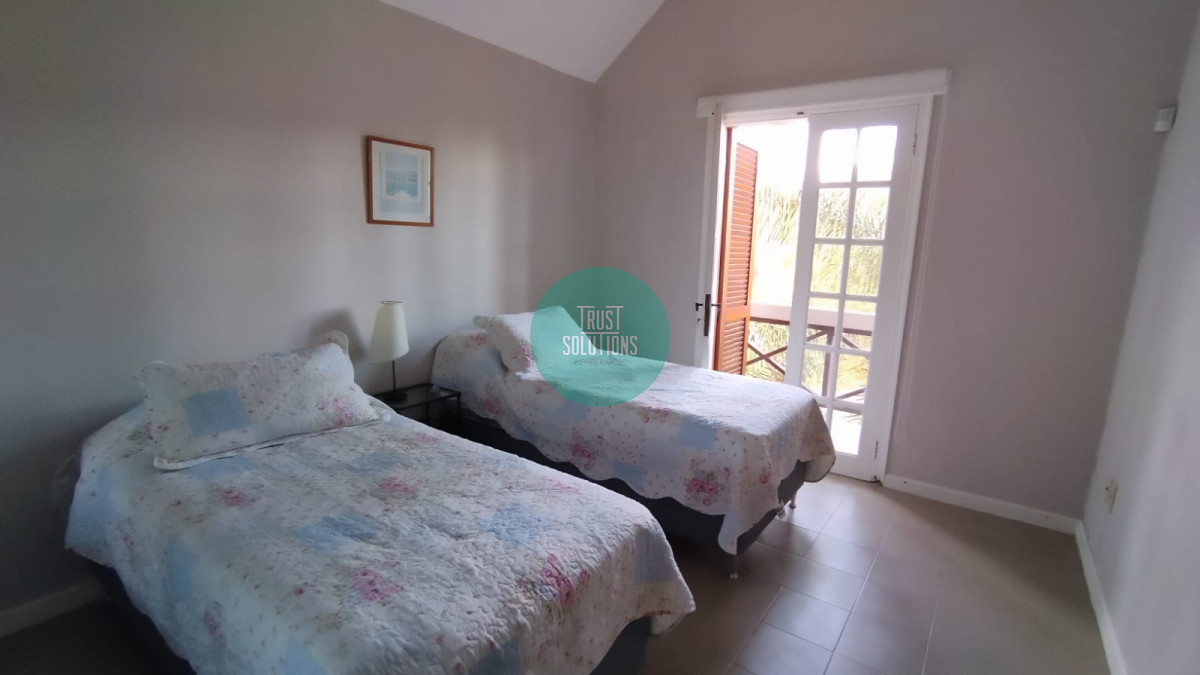 Casa ID.525 - Alquiler Anual Casa 4D y dep de huéspedes Mansa Punta prox a la playa 