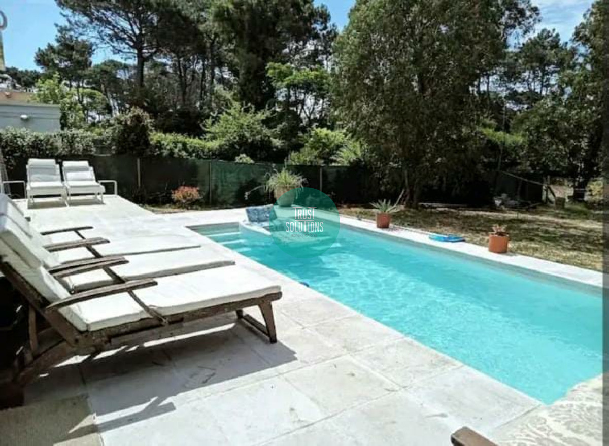 Casa ID.1004 - Alquiler de Temporada moderna Casa 4D Lucano Punta con Piscina climatizada y Barbacoa 