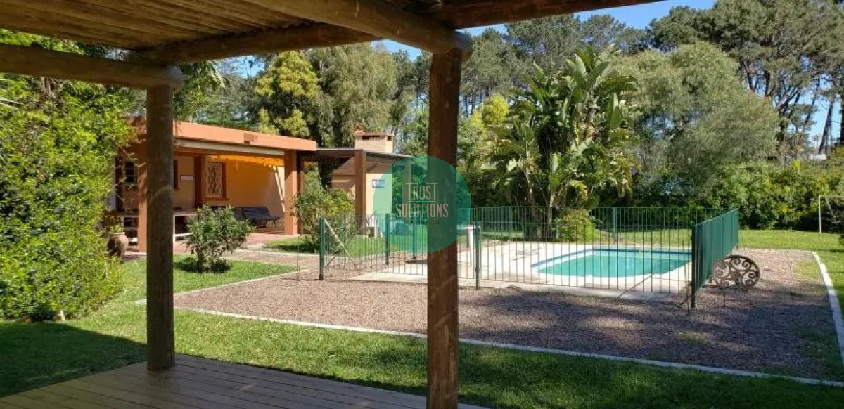 Casa ID.315 - Alquiler temporada Casa 4D y dep Lugano Punta con Piscina y cancha tenis 