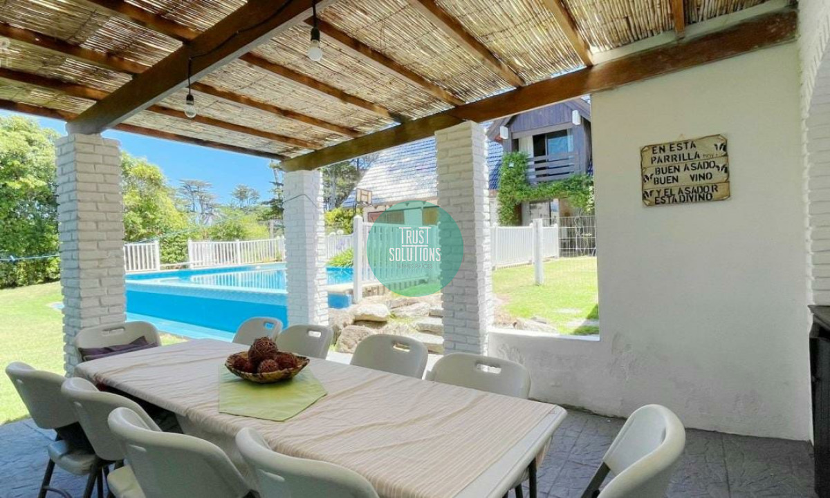 Casa ID.51 - Venta y Alquiler Temporada Casa 4D San Rafael Punta con Piscina a metros del mar 