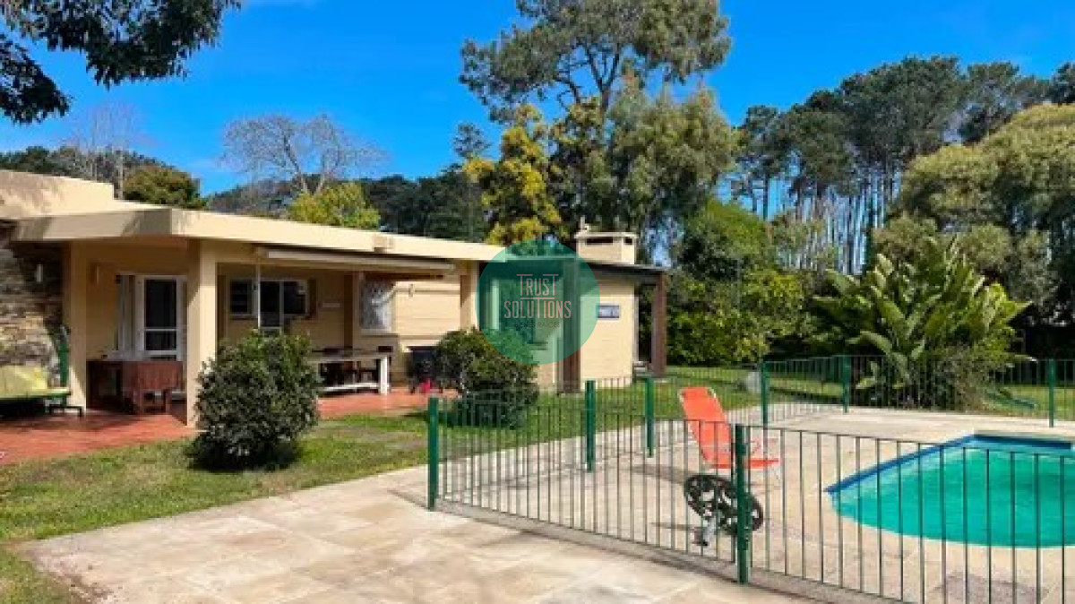 Casa ID.315 - Alquiler temporada Casa 4D y dep Lugano Punta con Piscina y cancha tenis 