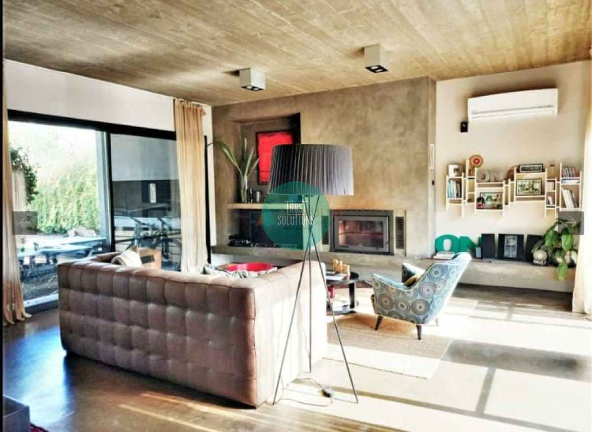Casa ID.607 - Venta y Alquiler Anual Casa 3D y dep serv Barrio privado Lugano con Piscina  