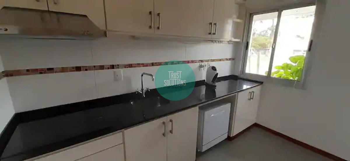 Casa ID.404 - Venta Divina Casa 4D  Rincón del indio Punta con Piscina y Barbacoa 