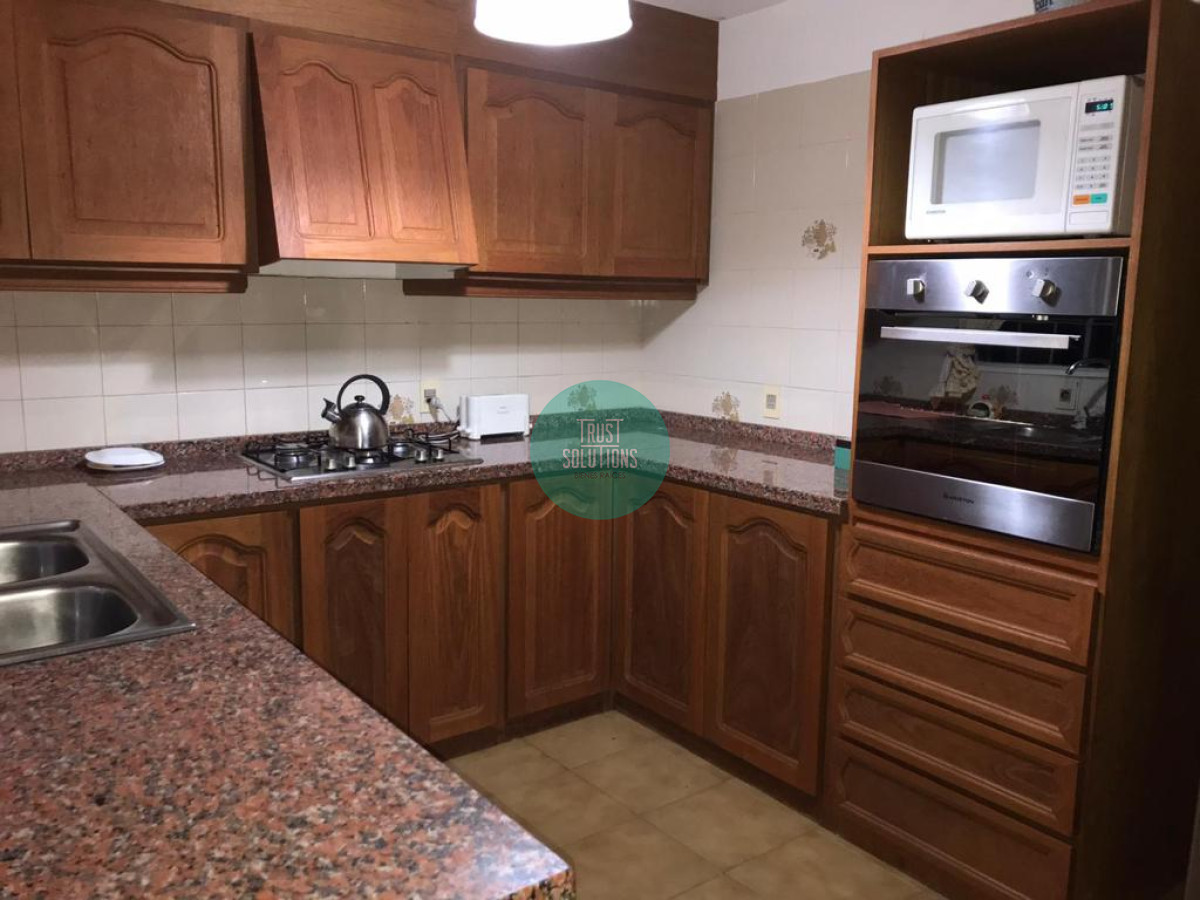 Casa ID.229 - Alquiler temporada Casa 4D y dep de serv Mansa Punta con Piscina Barbacoa y Cancha de tenis 