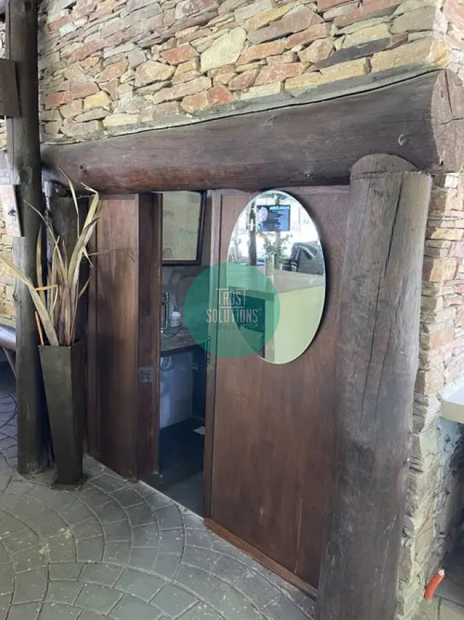 Casa ID.826 - Venta y Alquiler Anual Casa 5D Lugano Punta con Piscina y Barbacoa 