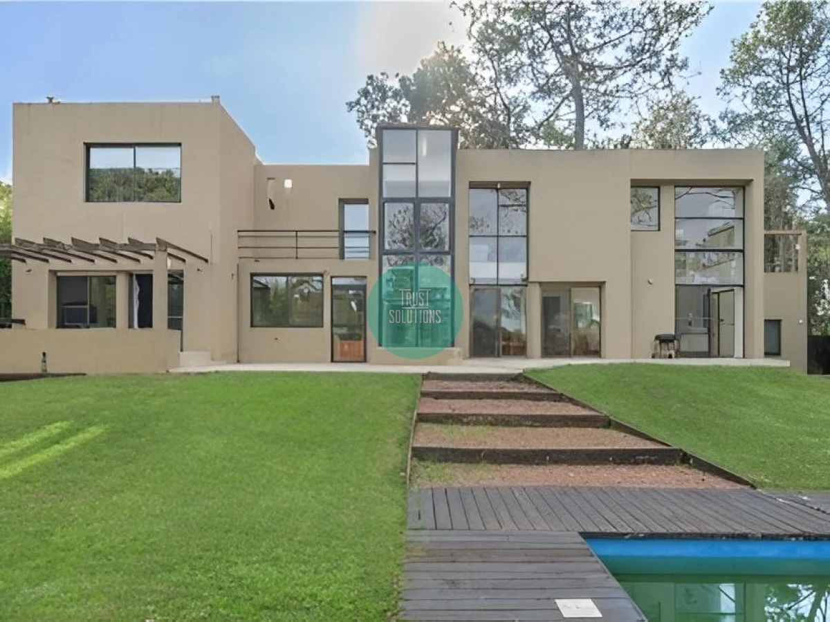 Casa ID.1205 - Alquiler Anual y de Temporada Casa 5D Brava Punta con Piscina 