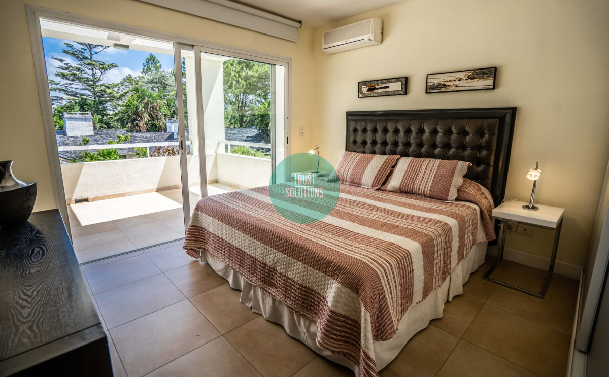 Casa ID.469 - Venta y Alquiler Anual  Casa 4D y dep de serv Barrio Privado Mansa con Piscina climatizada 