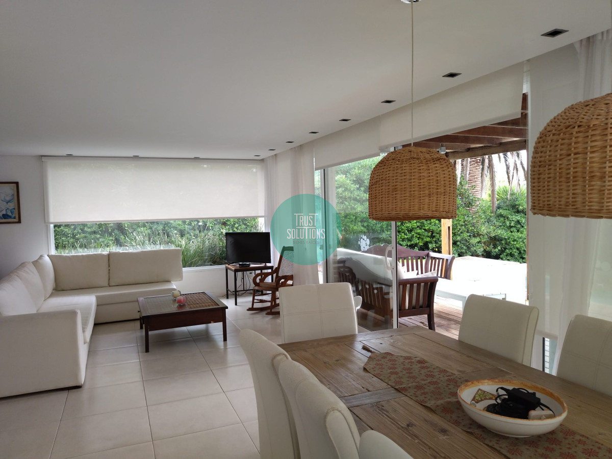 Casa ID.89 - Venta Casa Faro Punta 4D dep huéspedes y Piscina 