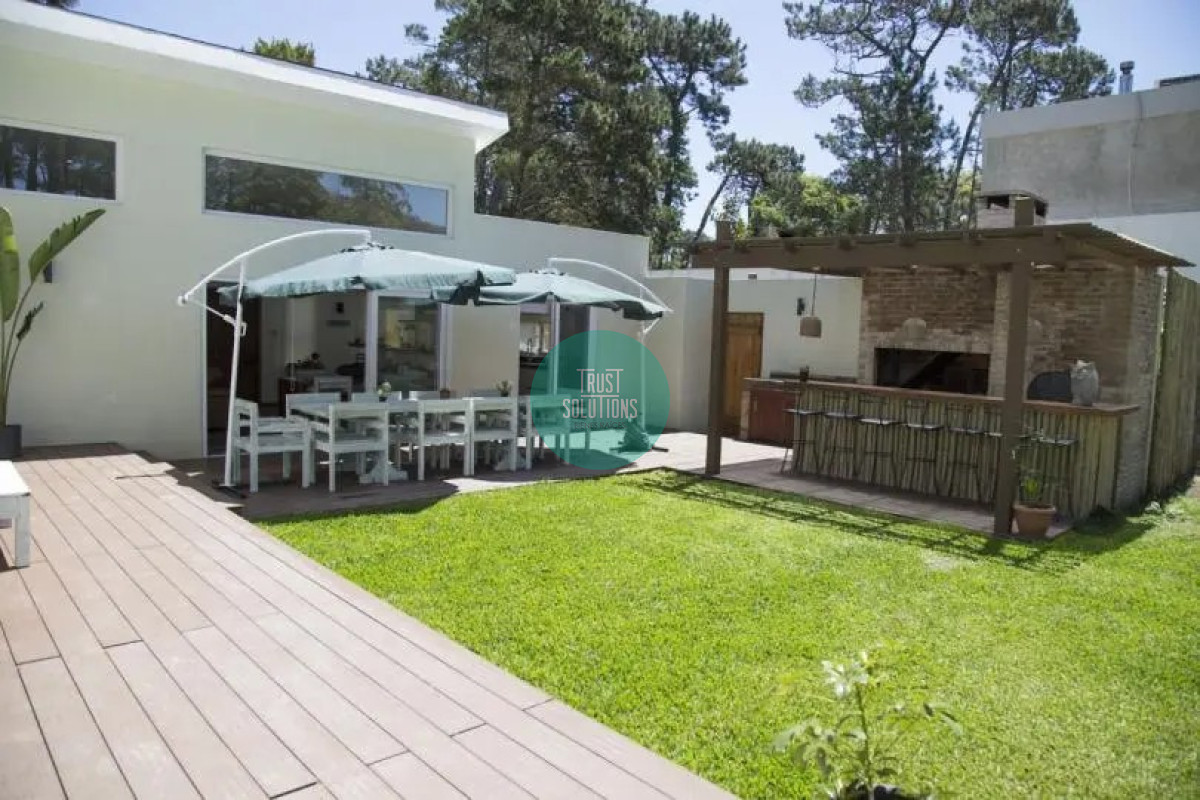 Casa ID.481 - Alquiler Anual Casa 3D San Rafael Punta con Piscina climatizada y Jacuzzi 