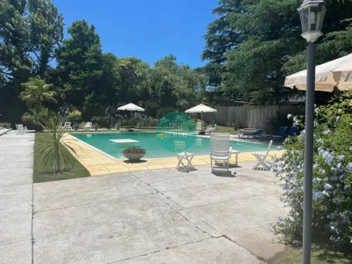 Casa ID.826 - Venta y Alquiler Anual Casa 5D Lugano Punta con Piscina y Barbacoa 