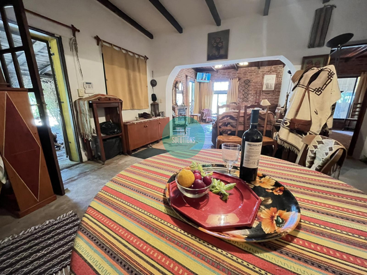 Casa ID.1858 - Venta Casa de campo en Colonia a pasos de la plaza de toro