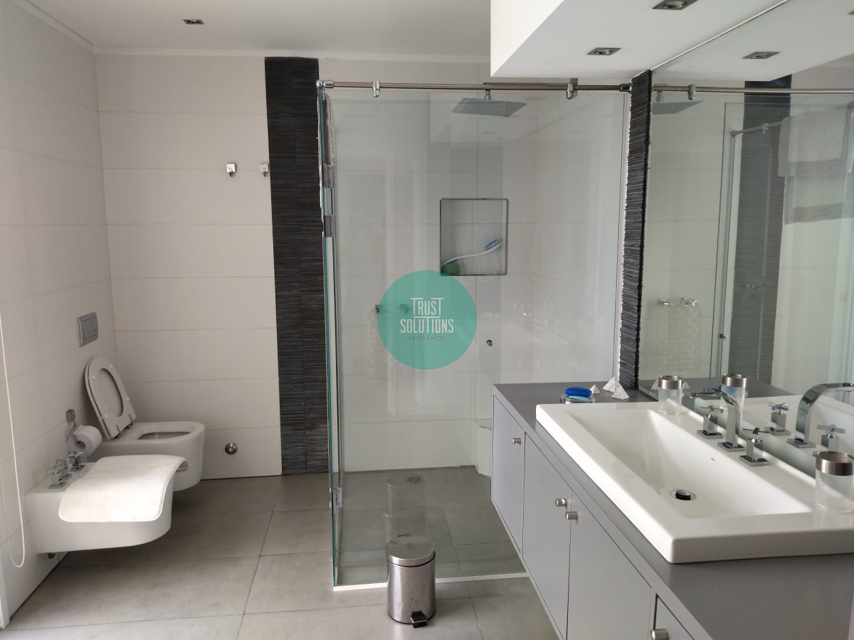 Casa ID.89 - Venta Casa Faro Punta 4D dep huéspedes y Piscina 