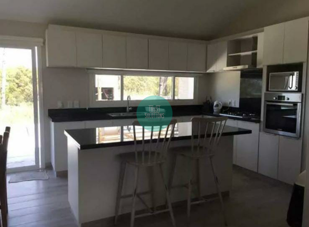 Casa ID.525 - Alquiler Anual Casa 4D y dep de huéspedes Mansa Punta prox a la playa 