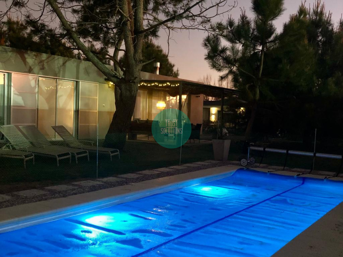 Casa ID.671 - Venta Casa Punta en Barrio privado 3D Suite Piscina climatizada 