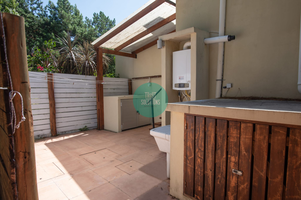 Casa ID.477 - Venta Casa Barrio Privado Punta 3D dep serv Piscina Barbacoa 