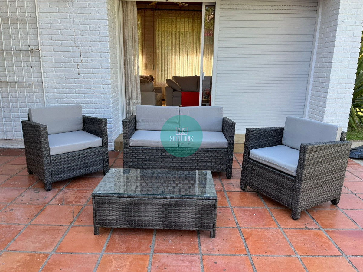 Casa ID.229 - Alquiler temporada Casa 4D y dep de serv Mansa Punta con Piscina Barbacoa y Cancha de tenis 