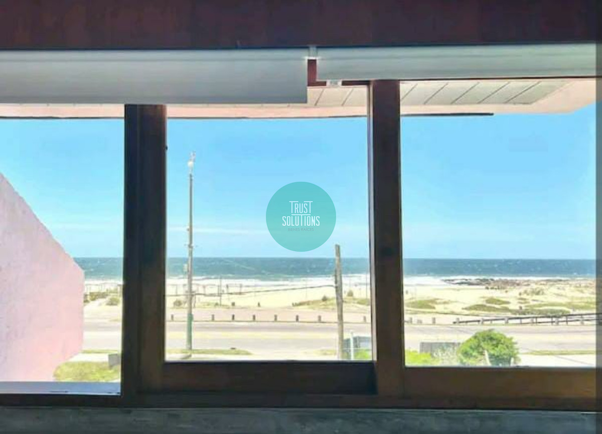 Casa ID.1051 - Alquiler de temporada Casa 5D Montoya Punta con Piscina frente a la Playa 