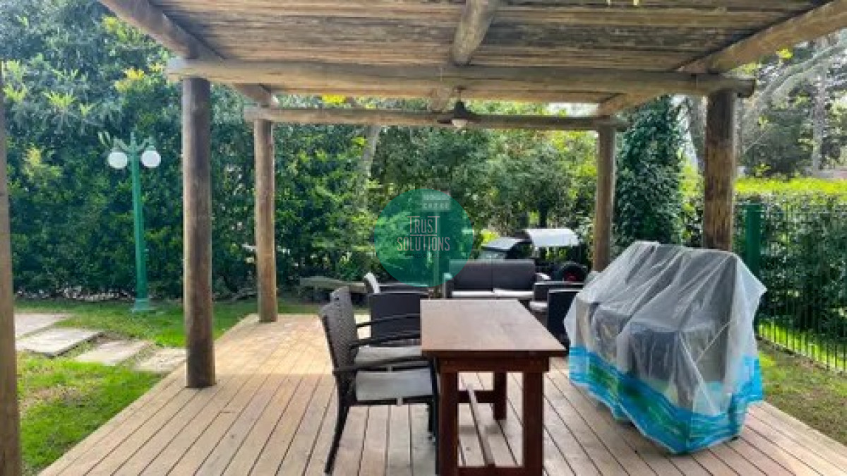 Casa ID.315 - Alquiler temporada Casa 4D y dep Lugano Punta con Piscina y cancha tenis 