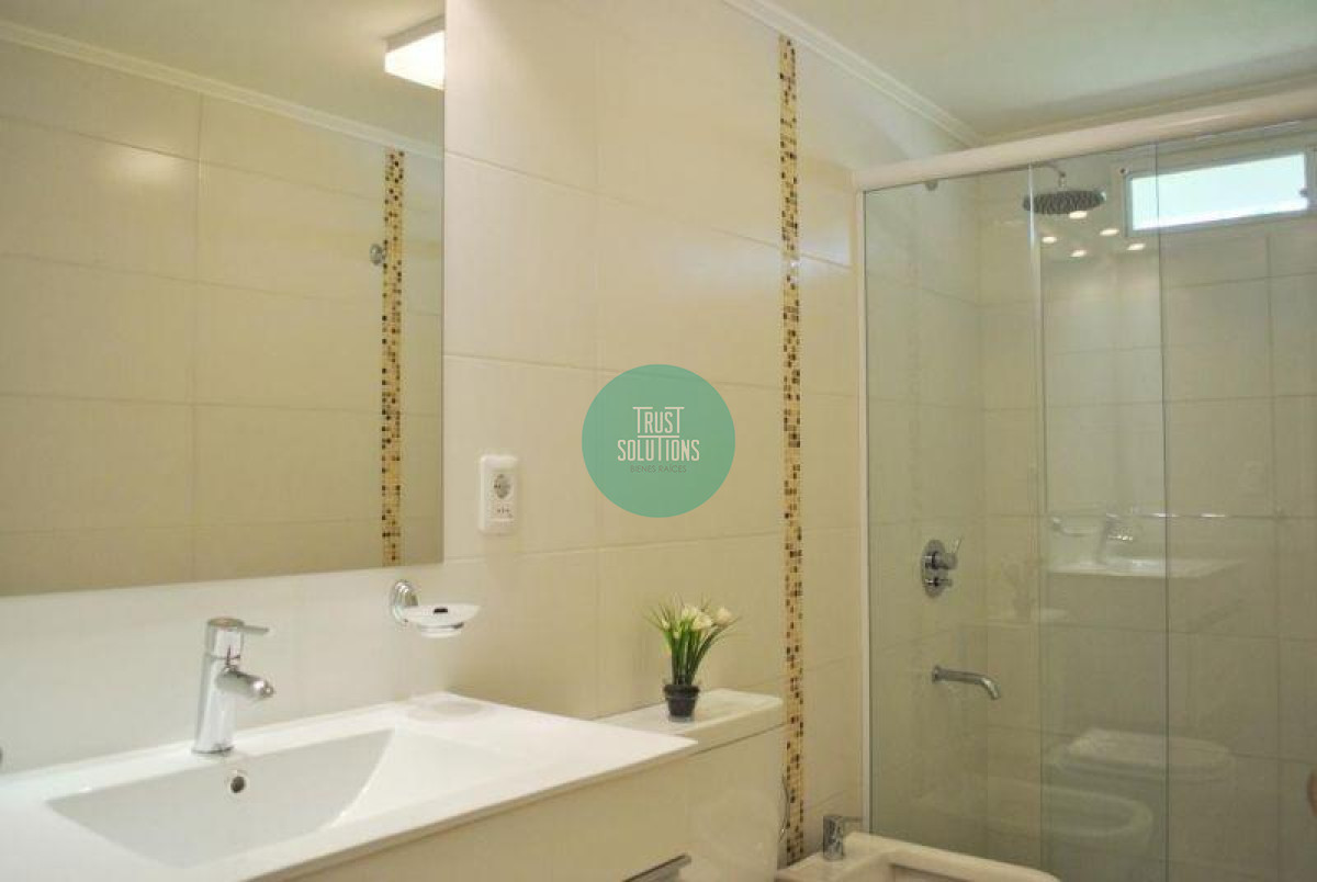 Casa ID.319 - Venta Alquiler Anual y de Temporada Casa 4D y dep de serv Mansa Punta con Piscina climatizada 