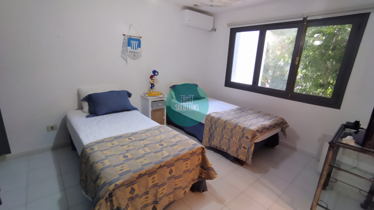 Casa ID.1379 - Venta Alquiler Anual y de Temporada Casa 5 suites y dep de huéspedes Brava Punta con Piscina 