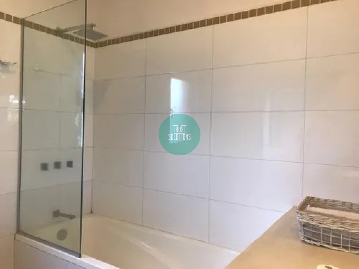 Casa ID.898 - Alquiler Anual  Casa 4D Rincón del Indio Punta con Piscina climatizada 