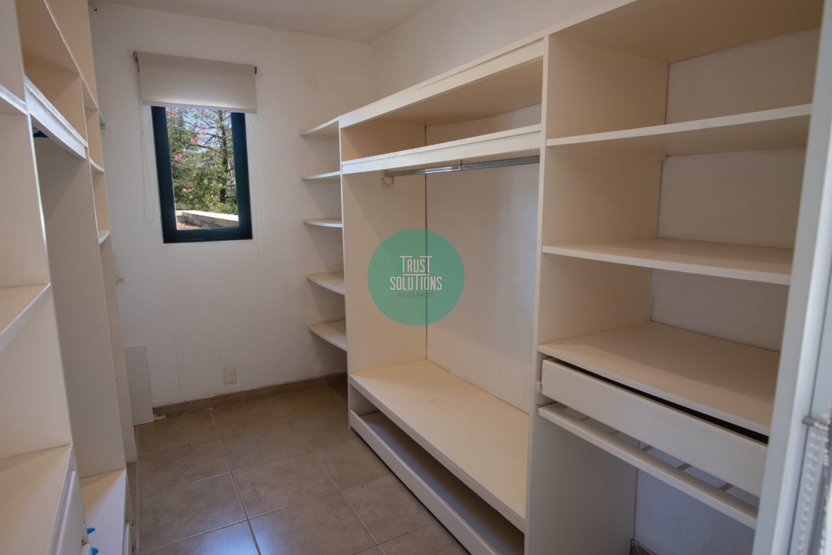 Casa ID.477 - Venta Casa Barrio Privado Punta 3D dep serv Piscina Barbacoa 