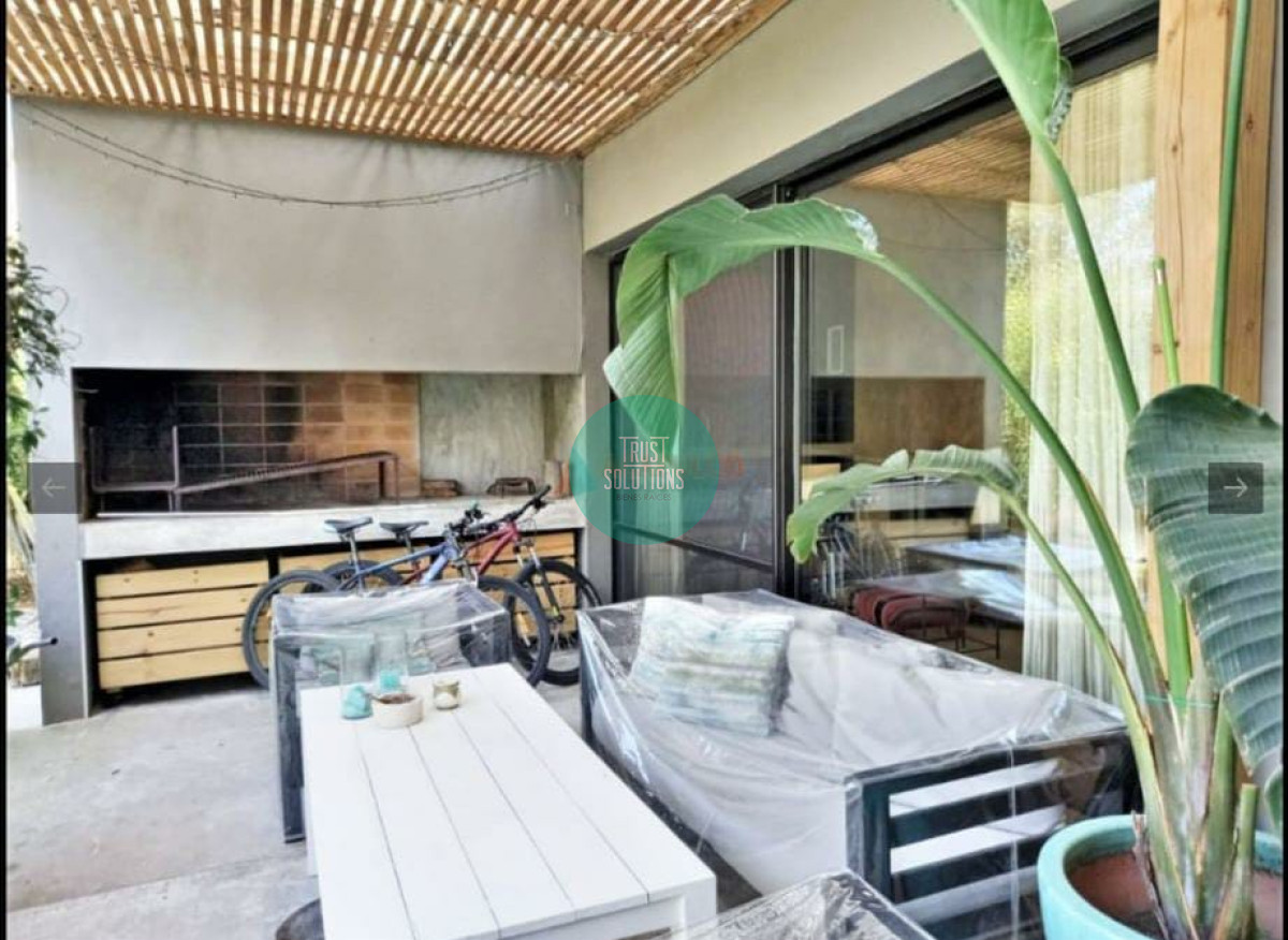 Casa ID.607 - Venta y Alquiler Anual Casa 3D y dep serv Barrio privado Lugano con Piscina  