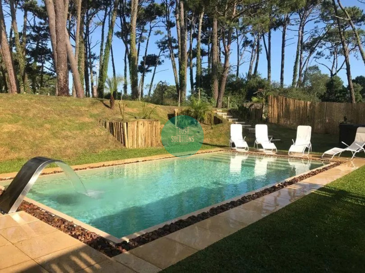 Casa ID.481 - Alquiler Anual Casa 3D San Rafael Punta con Piscina climatizada y Jacuzzi 