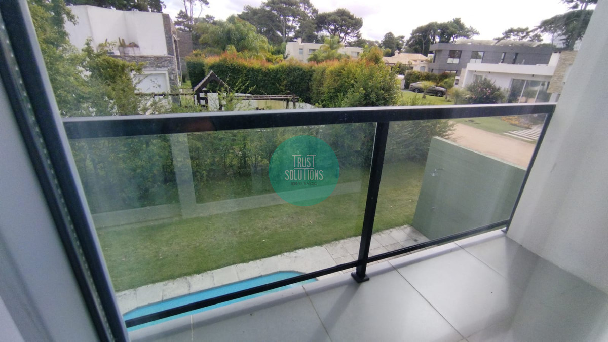 Casa ID.1108 - Venta Casa 5 suites Barrio privado Mansa Punta con Piscina  