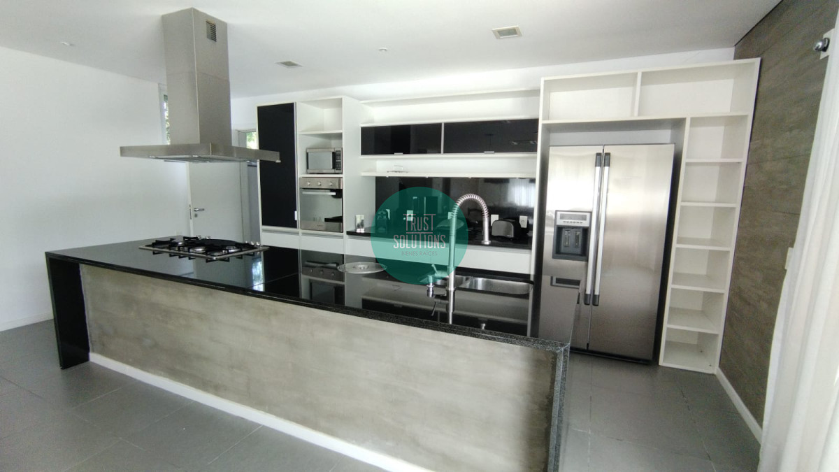 Casa ID.1108 - Venta Casa 5 suites Barrio privado Mansa Punta con Piscina  