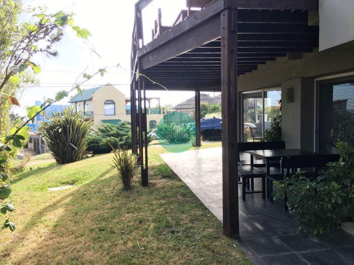 Casa ID.345 - Venta y Alquiler temporada Casa 5D Manantiales Punta con Piscina y vta al mar