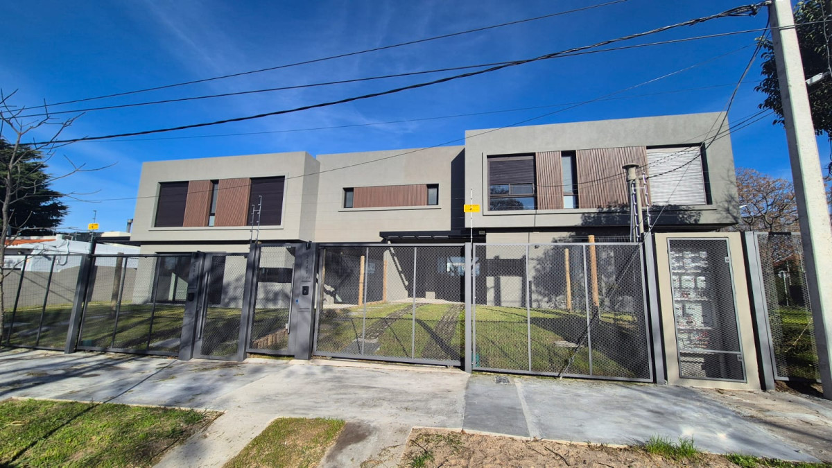 HERMOSO PH A ESTRENAR EN VENTA EN ZONA DE COLEGIOS DE CARRASCO NORTE