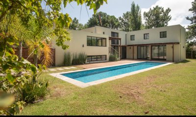 Venta Casa Barrio Privado Punta 3D dep serv Piscina Barbacoa