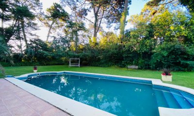 Venta y Alquiler Temporada importante Casa 5D y dep serv Mansa Punta con Piscina