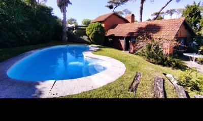 Venta Casa 4D y dep de serv Mansa Punta con Piscina a mts mar