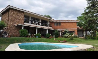 Venta y Alquiler Anual importante Casa 5D Mansa Punta con Piscina y Barbacoa