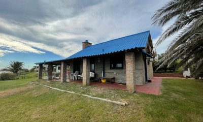 Hermosa casa sobre el mar