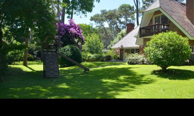 Venta y Alquile Anual Casa 4D y dep de huéspedes San Rafael Punta prox al mar
