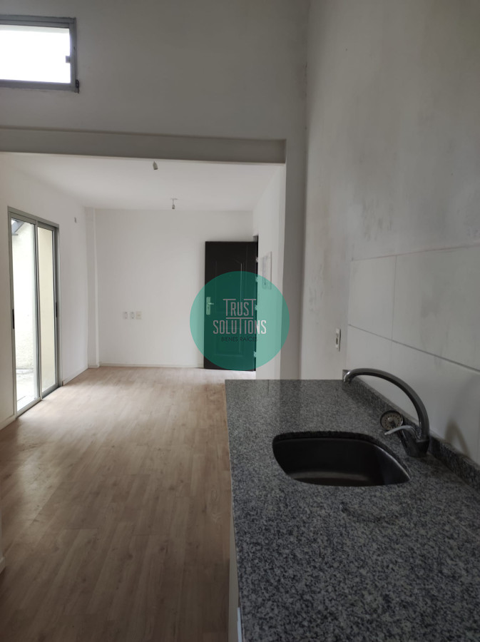 Apartamento ID.700 - Alquiler Ap. Reducto 2D SIN GASTOS COMUNES Patio y azotea OPORTUNIDAD!!!!!