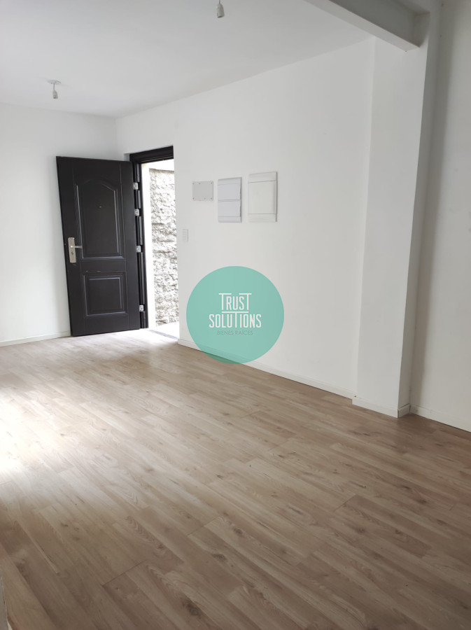 Apartamento ID.700 - Alquiler Ap. Reducto 2D SIN GASTOS COMUNES Patio y azotea OPORTUNIDAD!!!!!