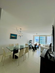 Venta apartamento 2 dormitorios Seasons tower